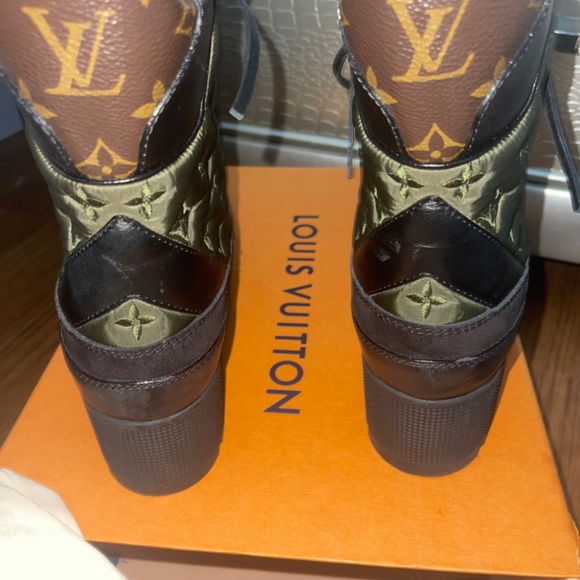 - Louis Vuitton Boots - Picture 6 of 8